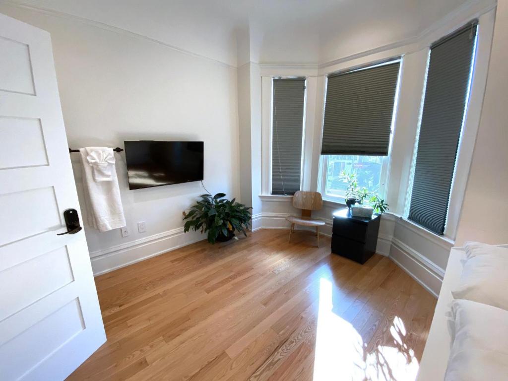 4br2ba Remodeled Home In The Heart Of The Castro!